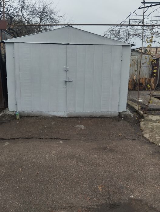 Гараж металевий автокооператив "Політ"