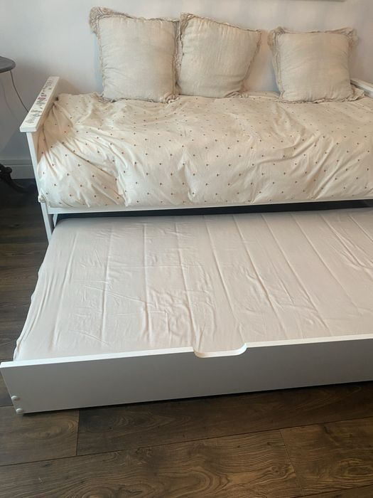 Cama individual com gaveta