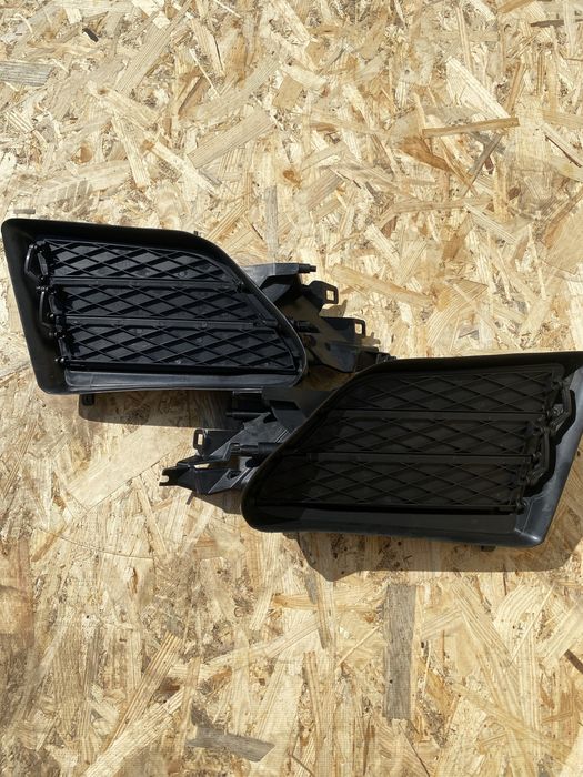 Люверс перелнього бампера Tesla S