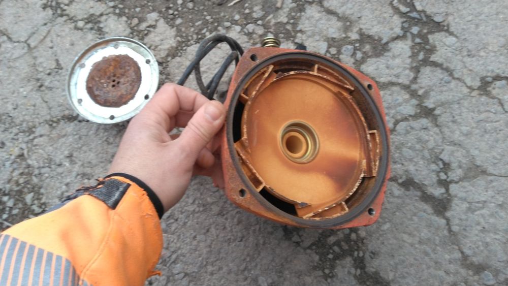 Частина насоса, помпи для води.