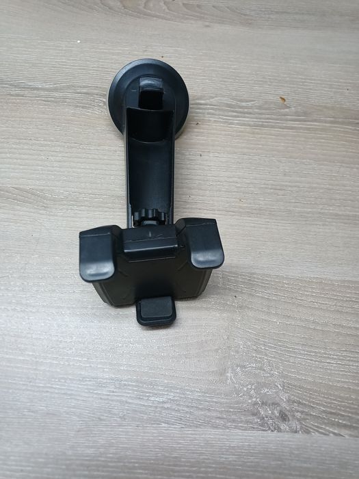 Uchwyt samochodowy na telefon