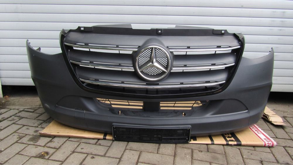 Бампер передній Спрінтер 907 906 Оригінал! хороший стан! В наявності!