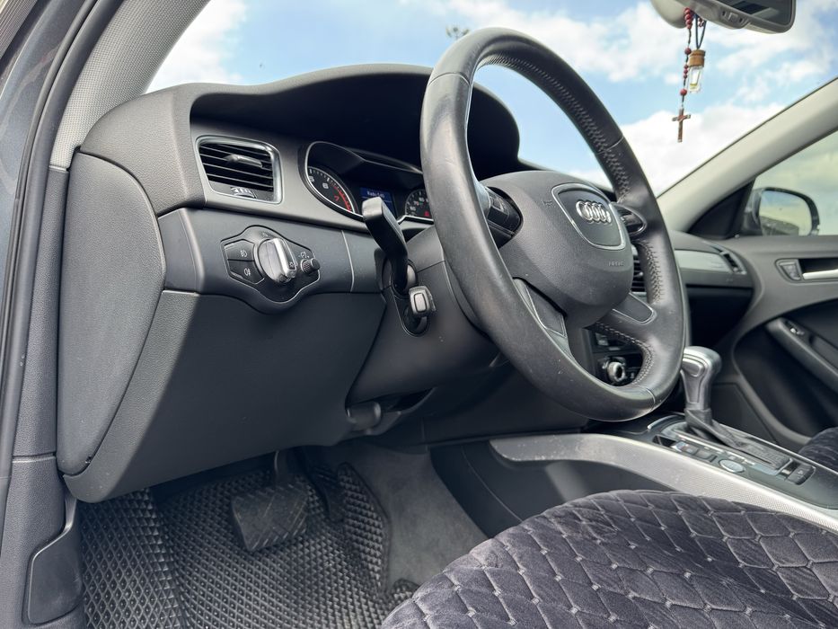 Продам Ауді А4 Б8 quattro 2012 року