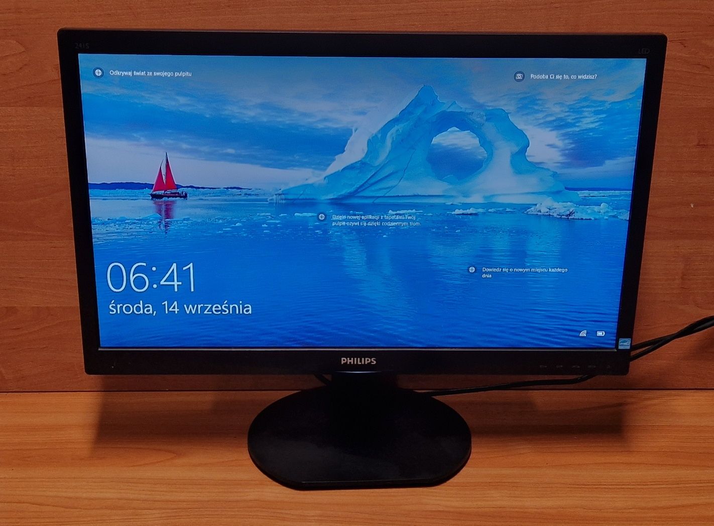 Monitor Philips 241S4L 24" 1920 x1080 16:9,przewód DVI - HDMI
