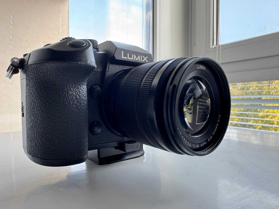 Lumix GH6 + Obiektyw Lumix G 12-60mm f/3.5-5.6 + 2 x SD 512 GB