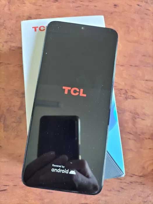 Sprzedam Smartfona TCL 406 3 GB / 32 GB 4G (LTE)