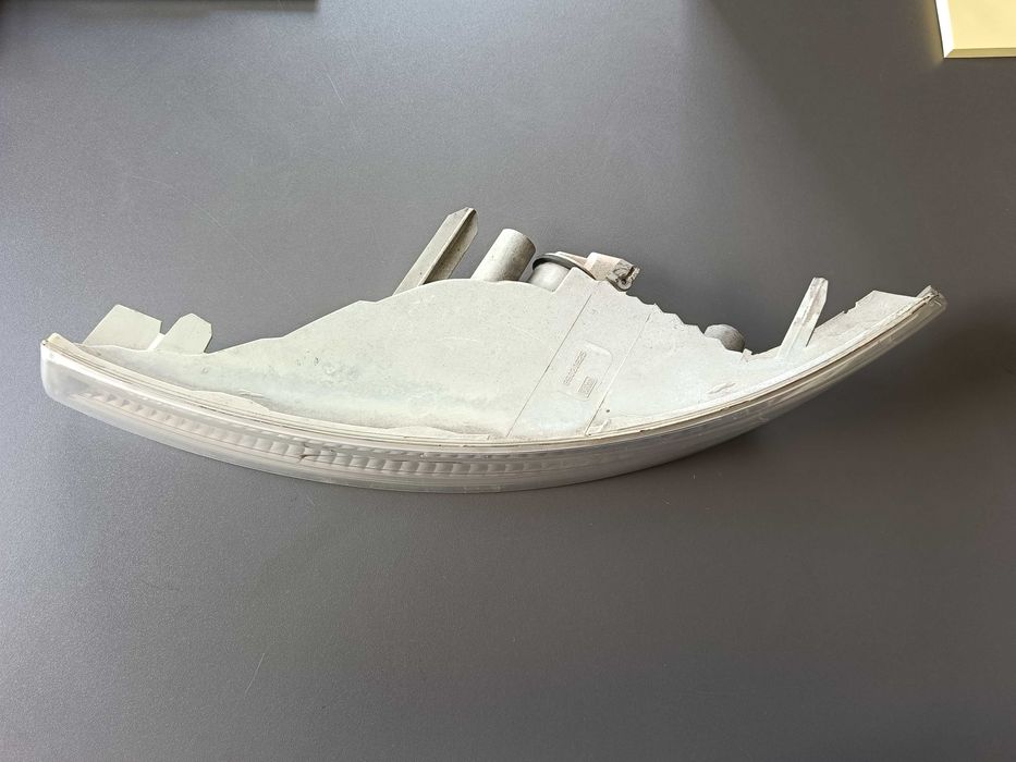 Kierunkowskaz migacz Lewy przód Trafic Vivaro 02-14