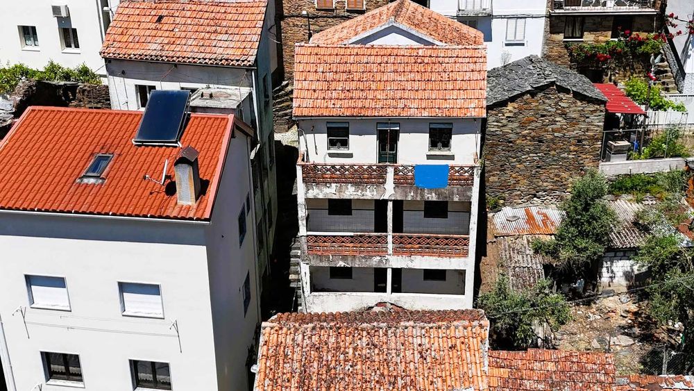 Moradia T6 Vila de Xisto 3 amplas varandas