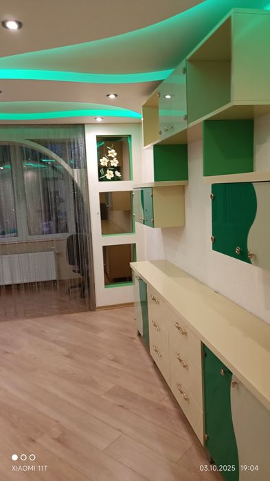 Продається трьохкімнатна квартира