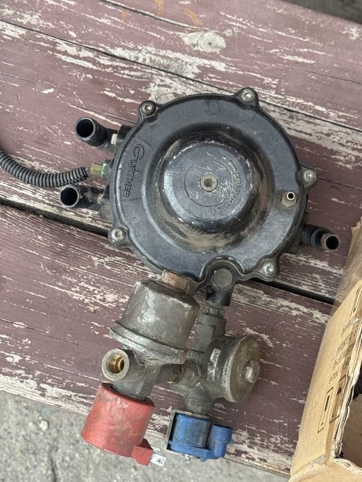 Продам комплект ГБО V8