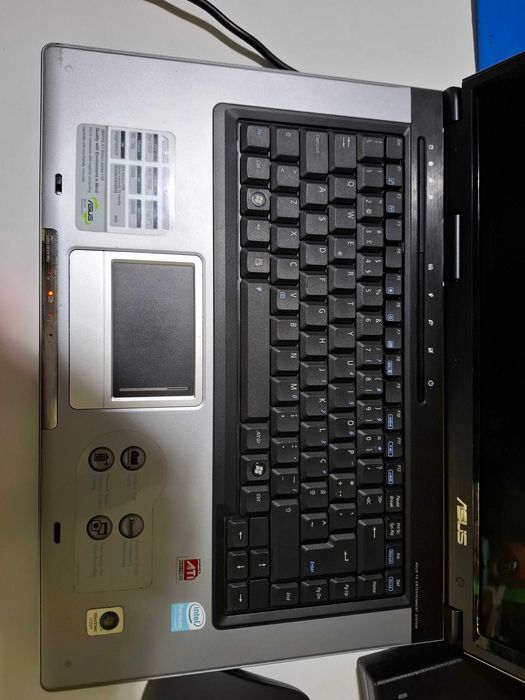Asus F5 Intel 2Gbram Windows 7 WebCam 160GB RF187