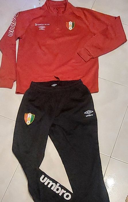 Fato treino do Estrela da Amadora