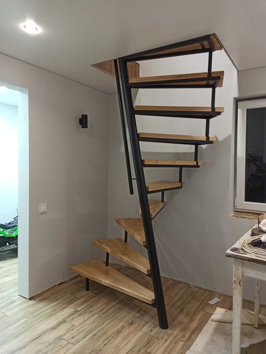 Продається дачний будинок біля лісу, 8 соток