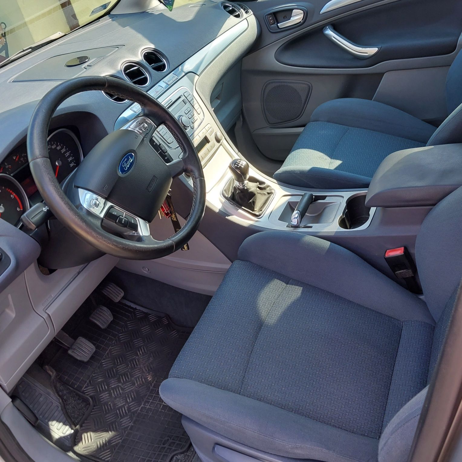 Samochód Ford S-MAX
