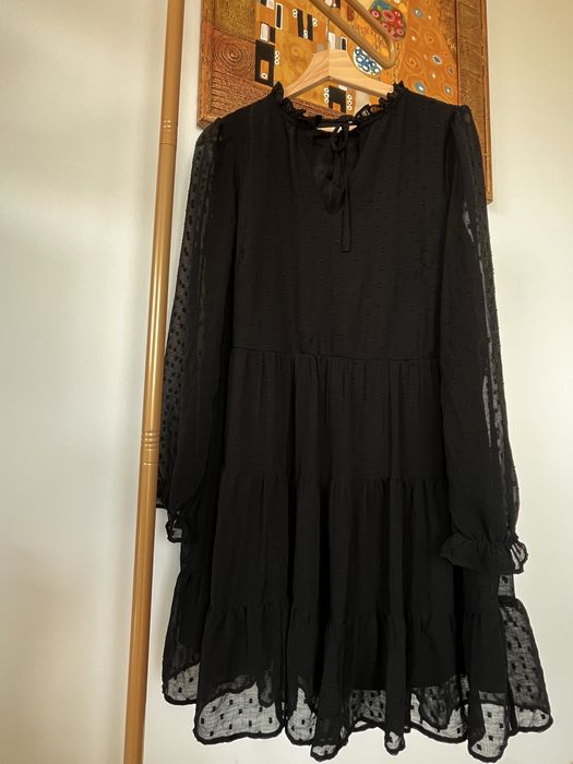 Mała czarna prześwitujące rękawy rozmiar S-M 36-38 na jesień na zimę