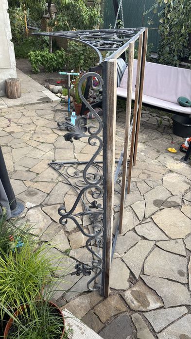 Продам дашок над вхідними дверима!