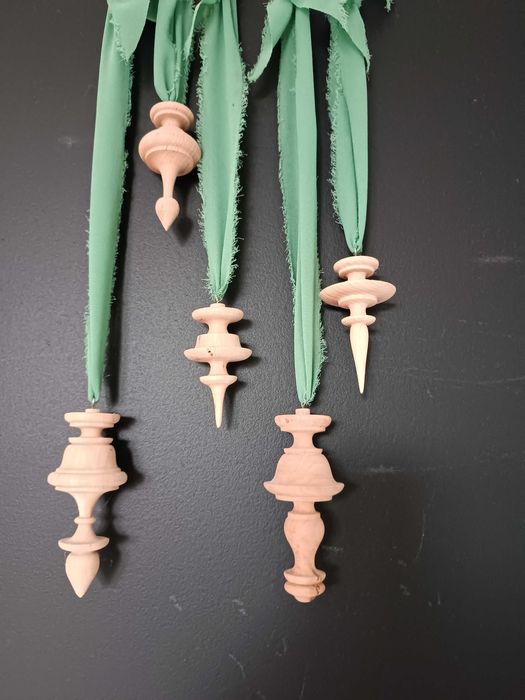 Zawieszki drewniane ornamenty świąteczne na choinkę