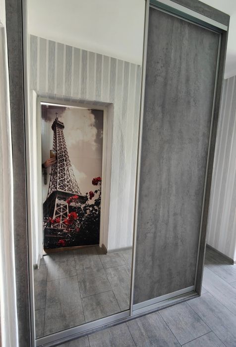 Szafa koloru szary kamień