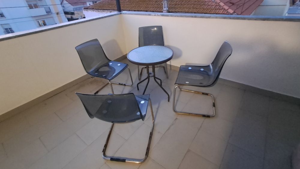 Mesa jardim com 4 cadeiras