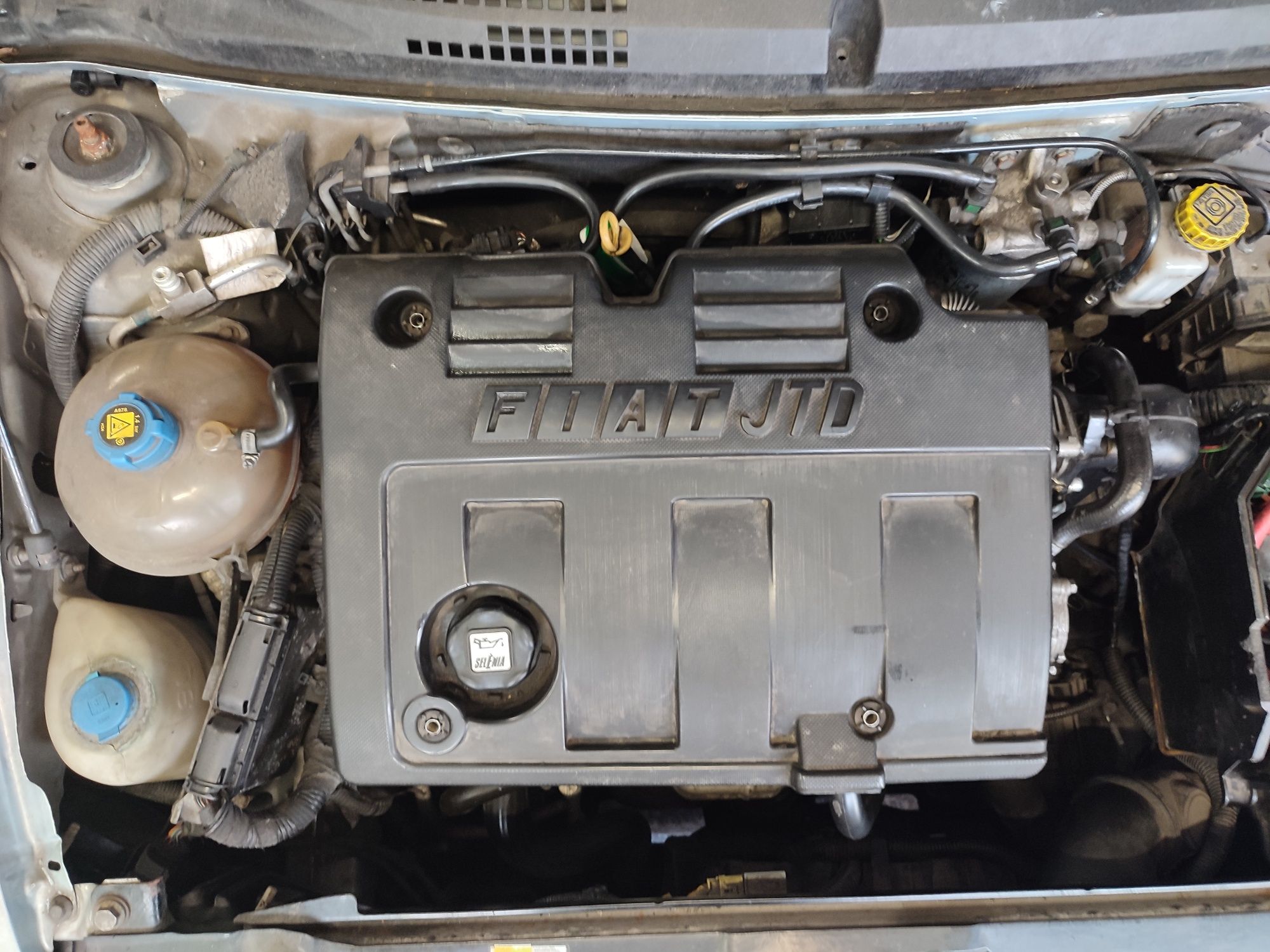 Fiat Stilo Alfa  Romeo 147  silnik 1.9 JTD 115km 192A1000
