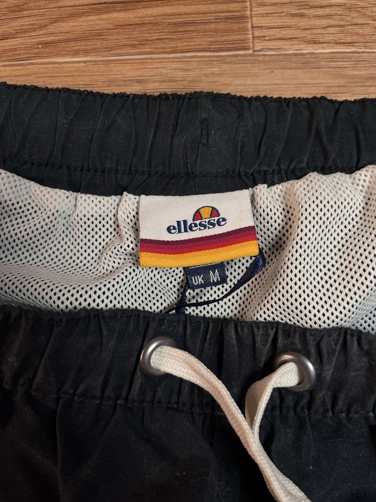 Жіночі шорти ellesse розмір М для тренувань в залі