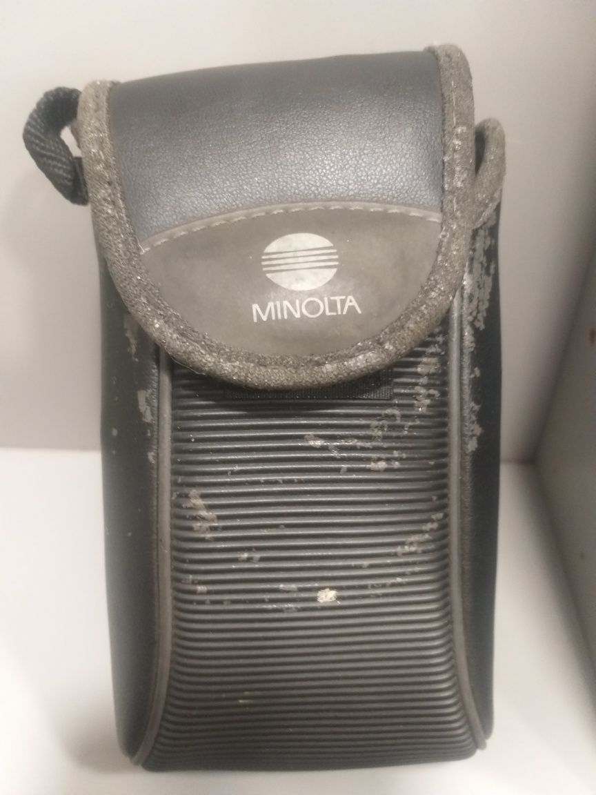 Aparat fotograficzny analogowy Minolta Twin 28 .