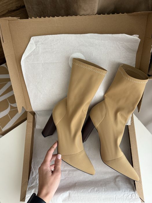 Ботінки черевики на каблуку чобітки ботильйони 37 устілка 24