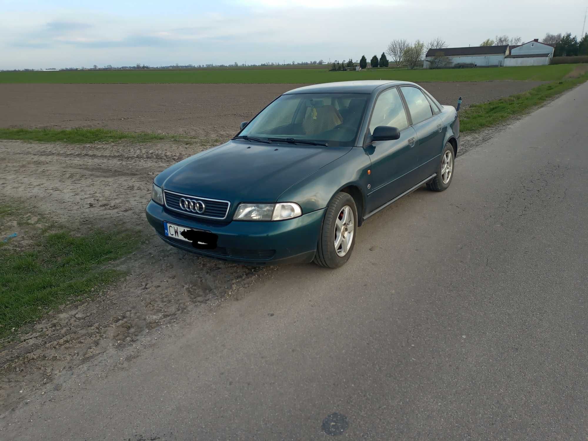 AUDI A4 1.6 KAT benzyna