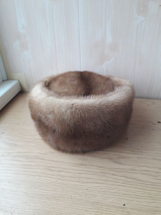 Норкова шапка жіноча