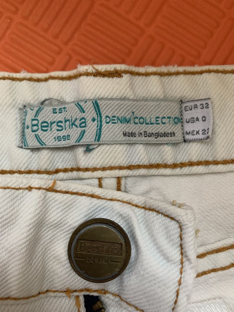 Шорти Bershka (32 euro)