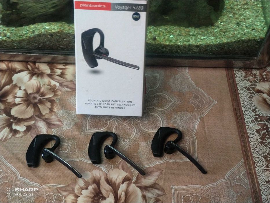 Bluetooth гарнитуру Plantronics 5200 и Plantronics LEGEND