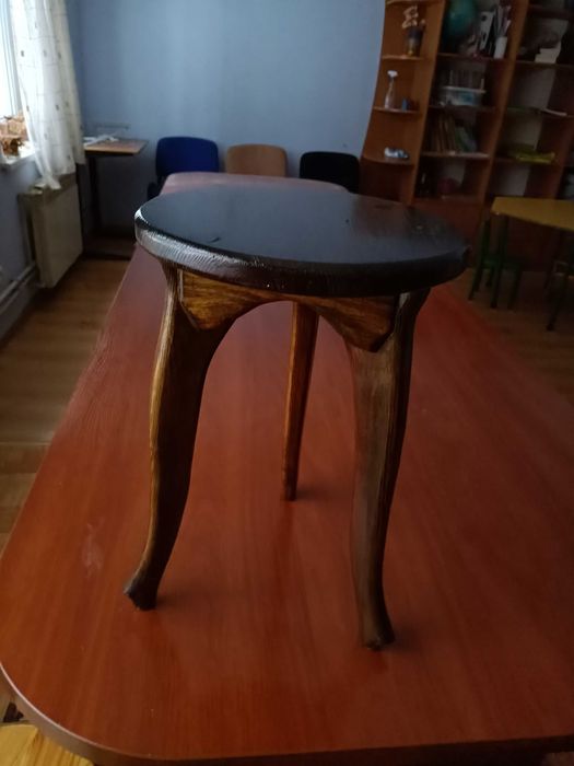 Комплект :  Стол и табуретки