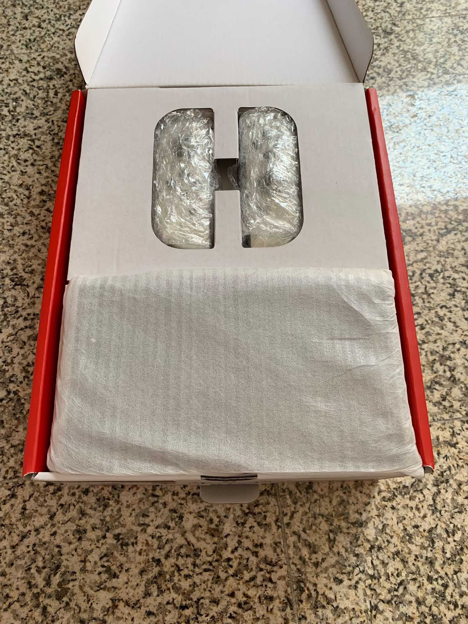 Nintendo Switch OLED (Muito bom estado)