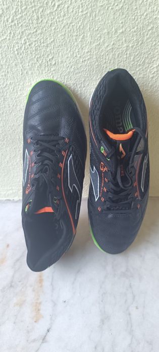 Ténis futsal Joma como novos