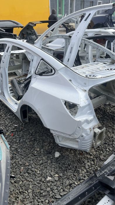 Четверть сапожок поріг стійка Tesla Тесла 3 Y S