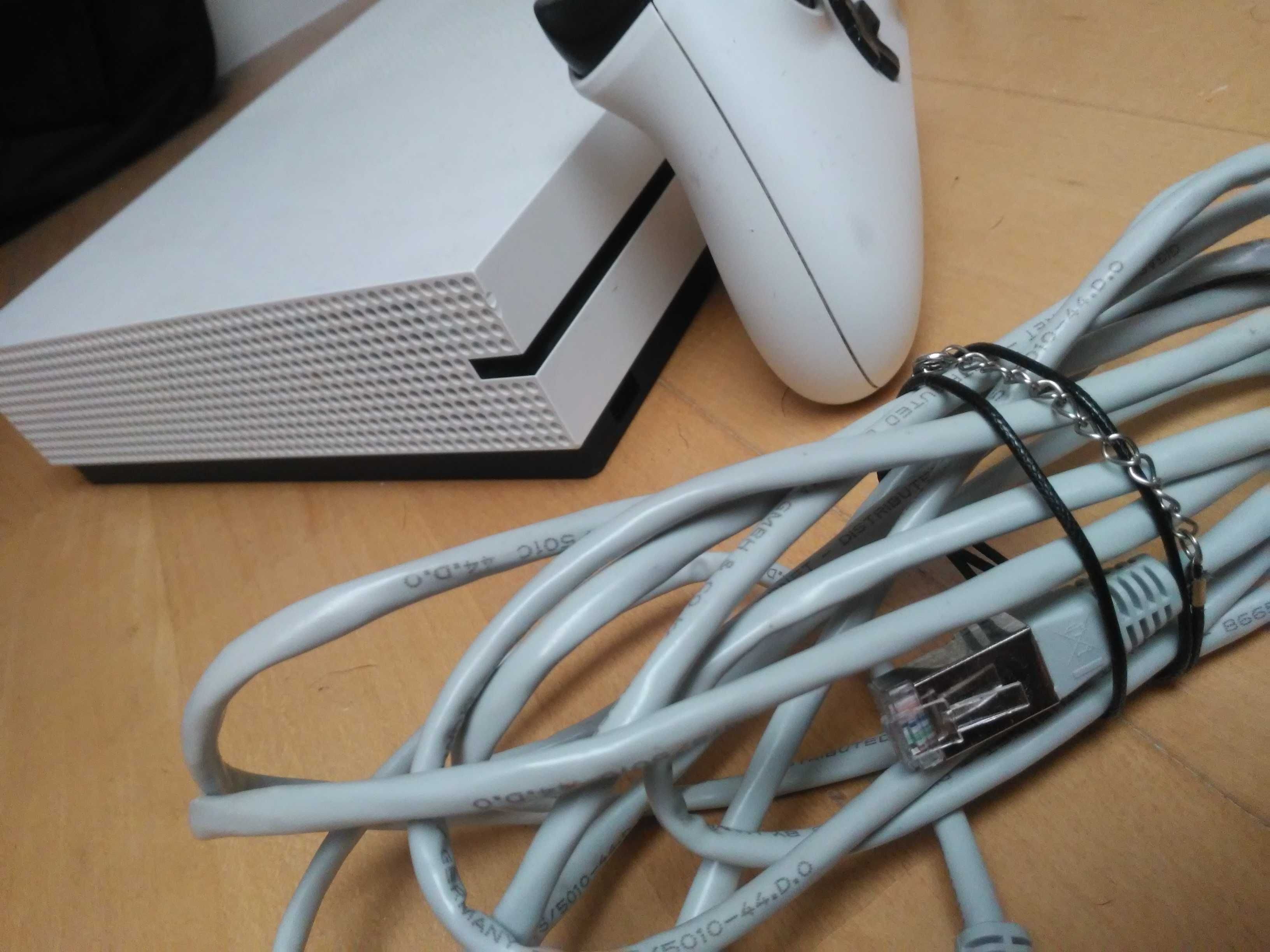 Xbox One S 500g Dobry Stan