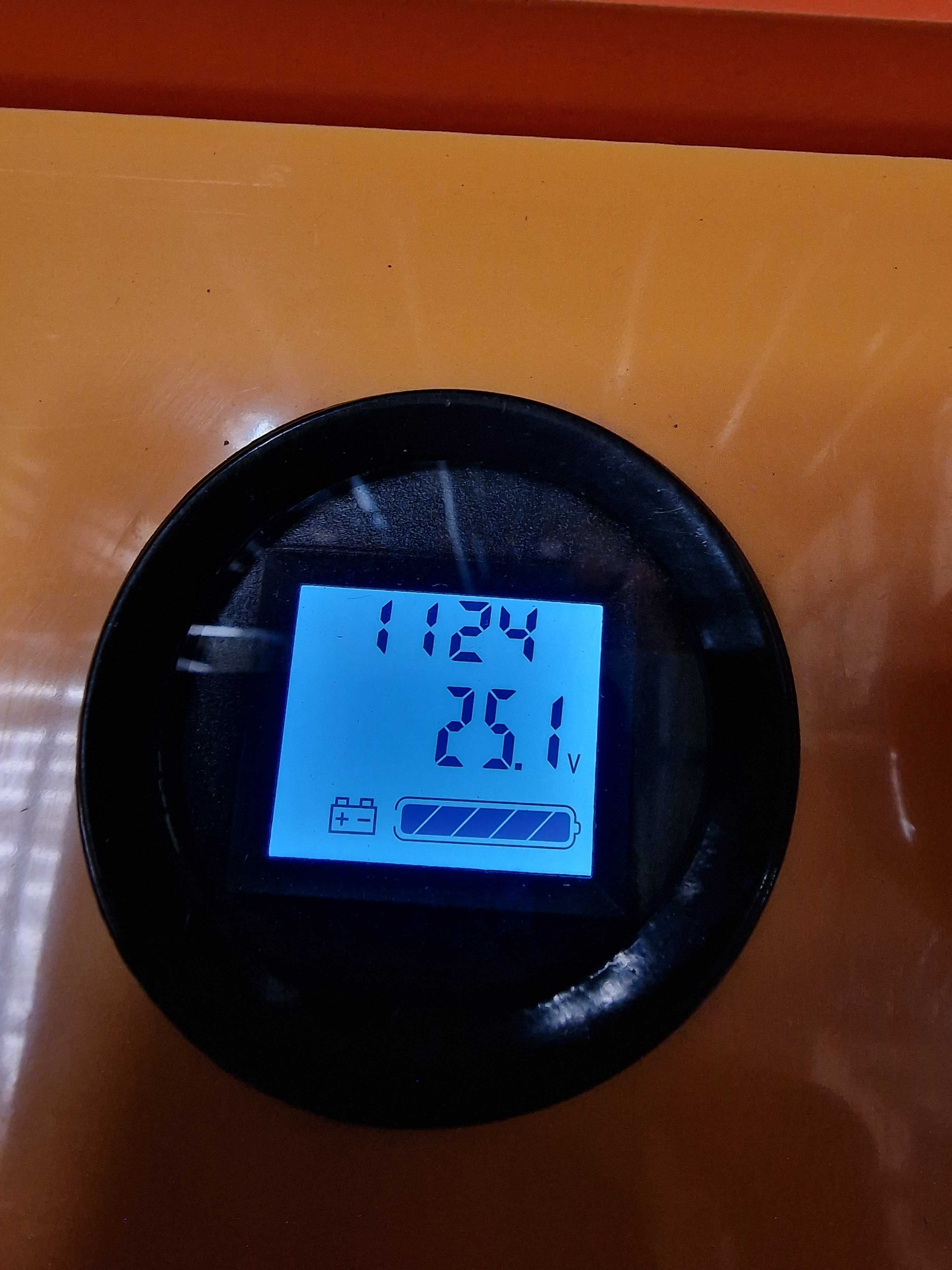 Zwyżka podest podnośnik platforma elektryczna magazynowa osobowa
