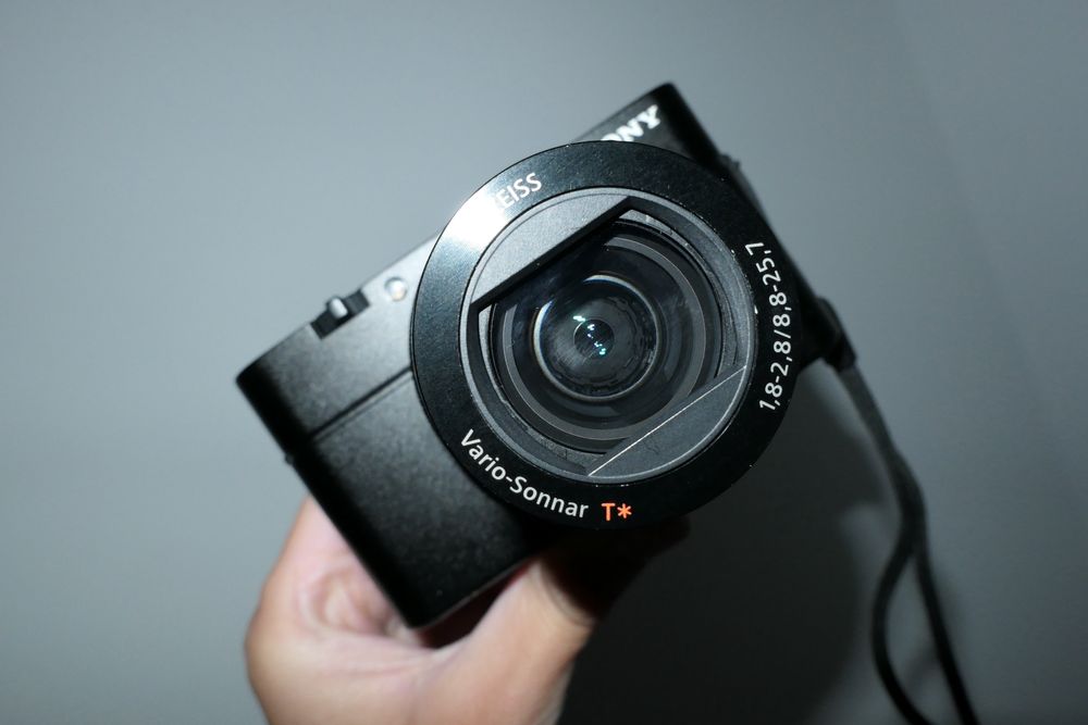 Фотоапарат Sony Cyber-Shot RX100 MkIII