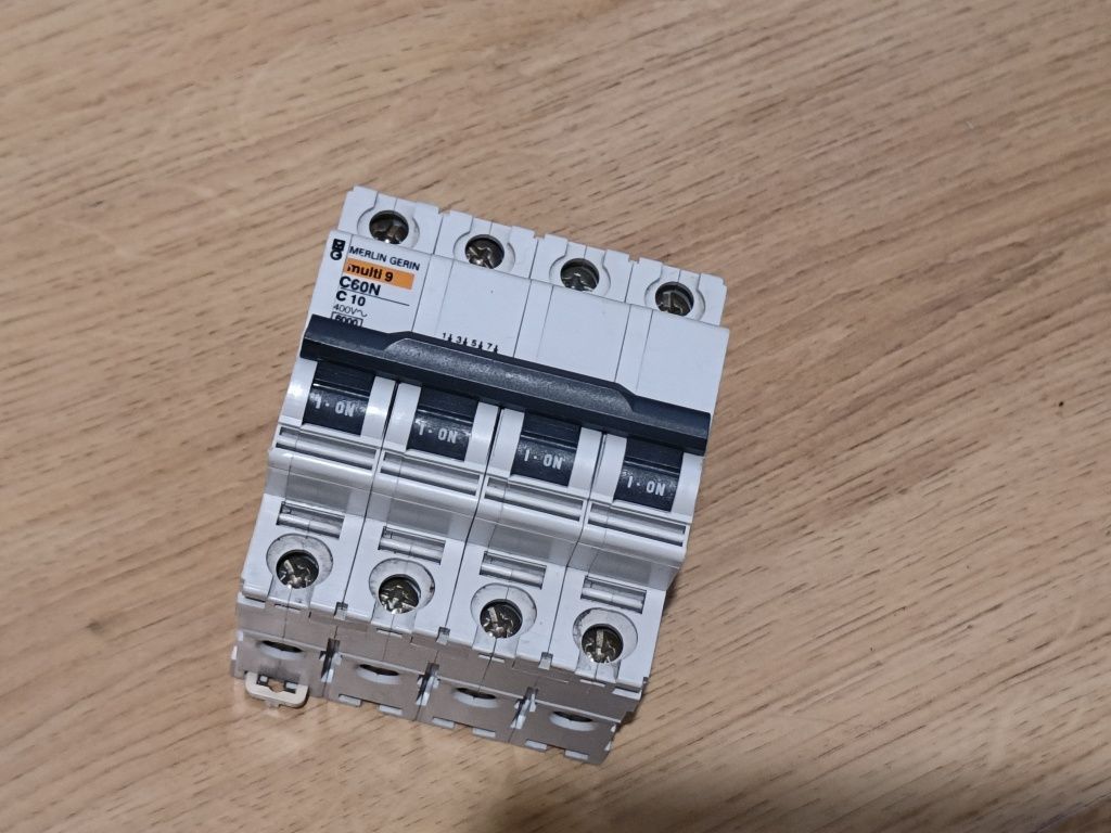 Wyłącznik Nadprądowy Merlin Gerin Multi 9 C60N C10 Nad Prądowy