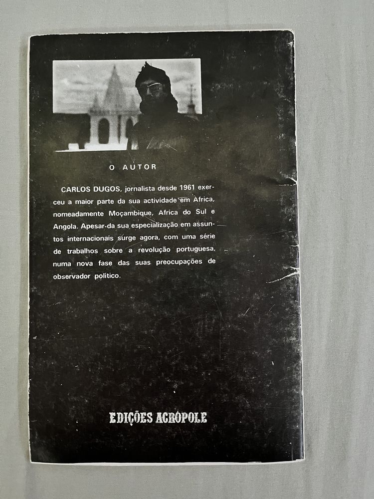 Livro "Revolução em Perigo"