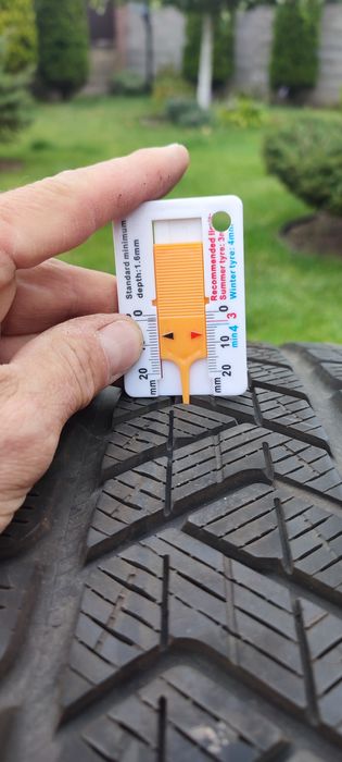 235.60.18 зима, Pirelli scorpion