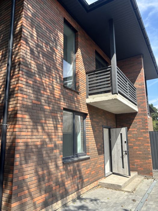 Сучасний квадродуплекс з ремонтом та централізованими комунікаціями