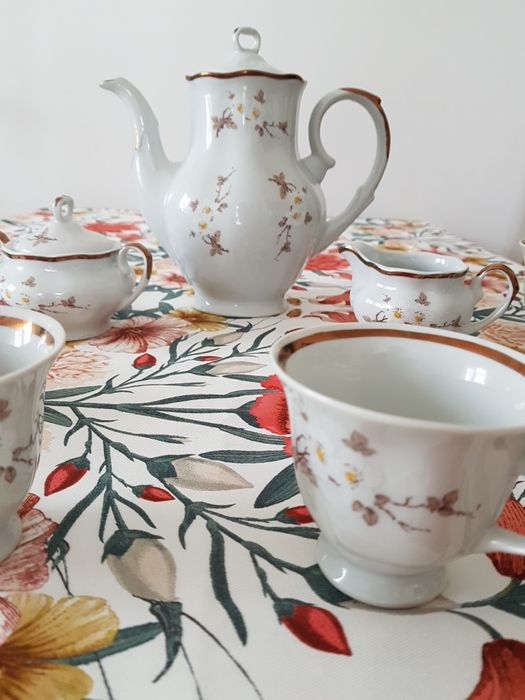 Porcelana filizanki czajnik cukiernica dzbanuszek na mleko zastawa