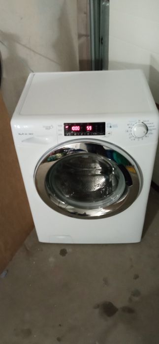 Sprzedam pralkę Candy 8 kg wsadu .