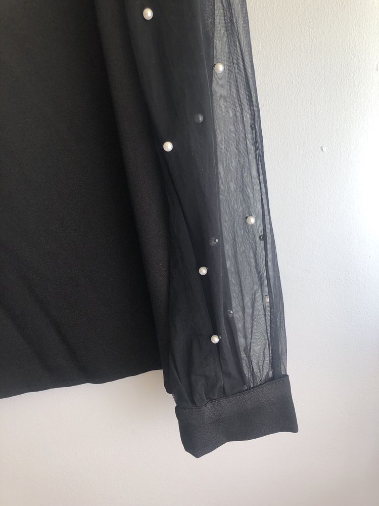 Czarna bluzka z perełkami firmy Shein (rozmiar S)