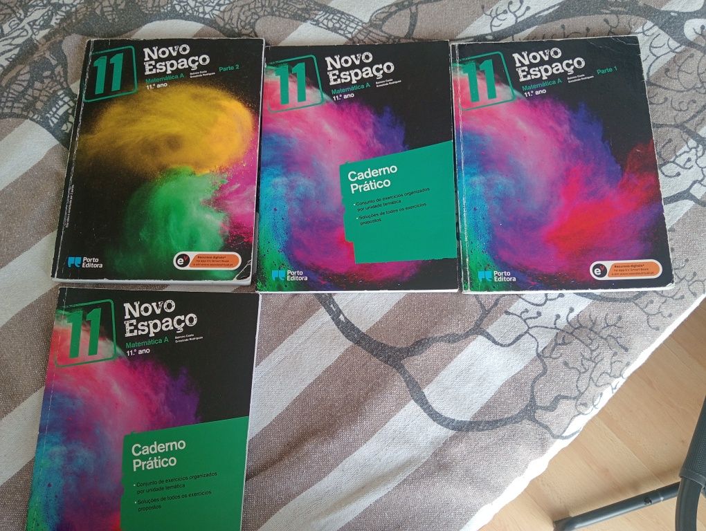 Livros e cadernos Matemática A 11