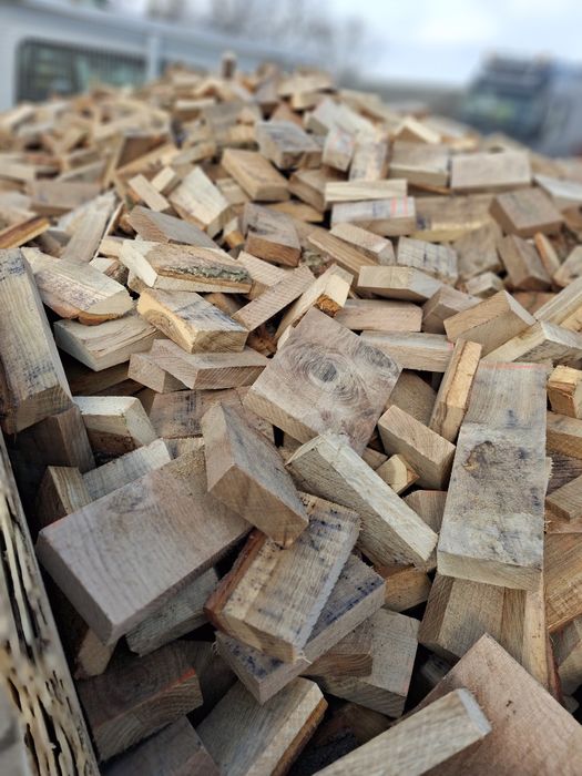 Drewno dębowe bukowe opałowe kostka dębowa drzewo transport