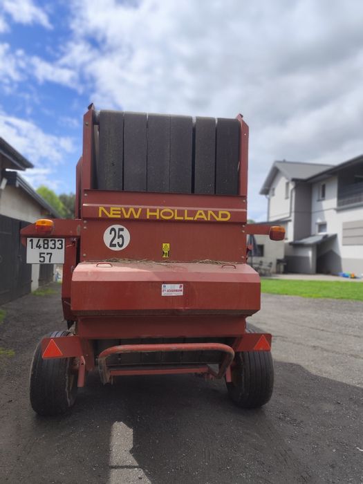 Prasa New Holland 658