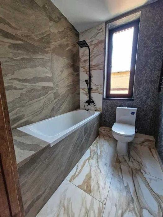 Продаж будинку на вул. Зубрицького