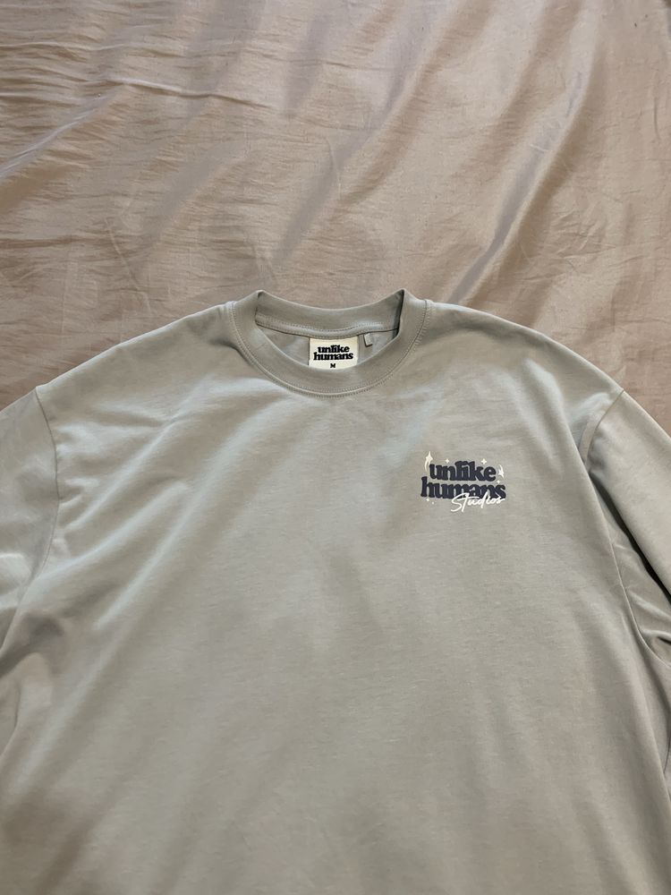 Tshirt Unlike Humans